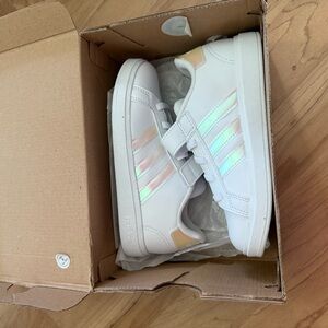 Brand New Size 12 Adidas Kids Grand Court Iridescent Stripes